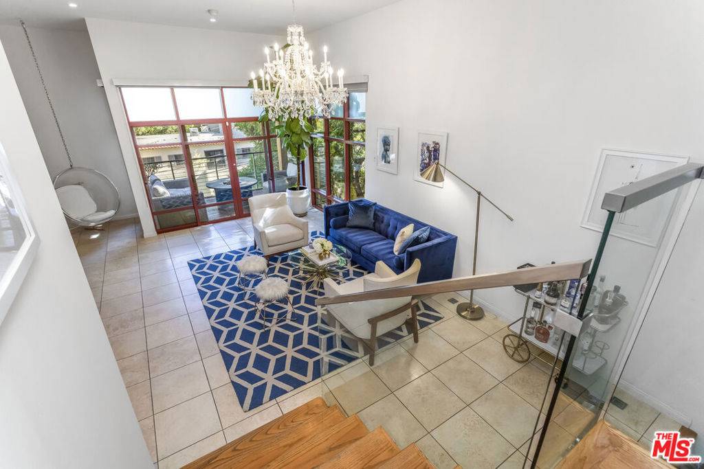 Los Angeles, CA 90046,8783 Lookout Mountain AVE