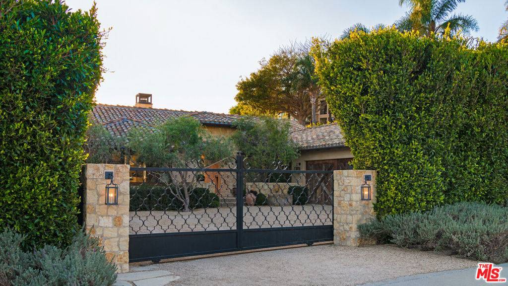 Malibu, CA 90265,24650 Blue Dane LN