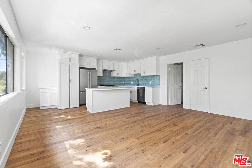 Venice, CA 90291,614 6th AVE #3