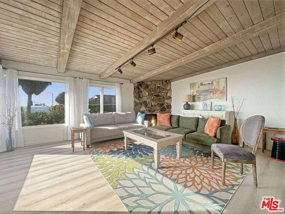 Playa Del Rey, CA 90293,111 Waterview ST
