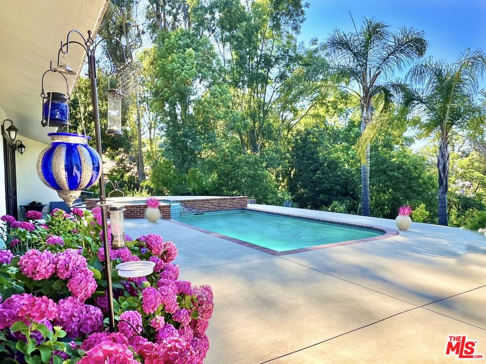 Beverly Hills, CA 90210,12751 Mulholland DR
