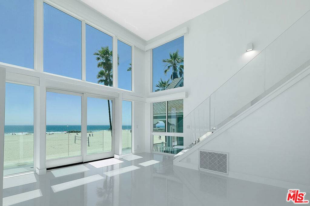 Venice, CA 90291,2419 Ocean Front WALK #PENTHOUSE