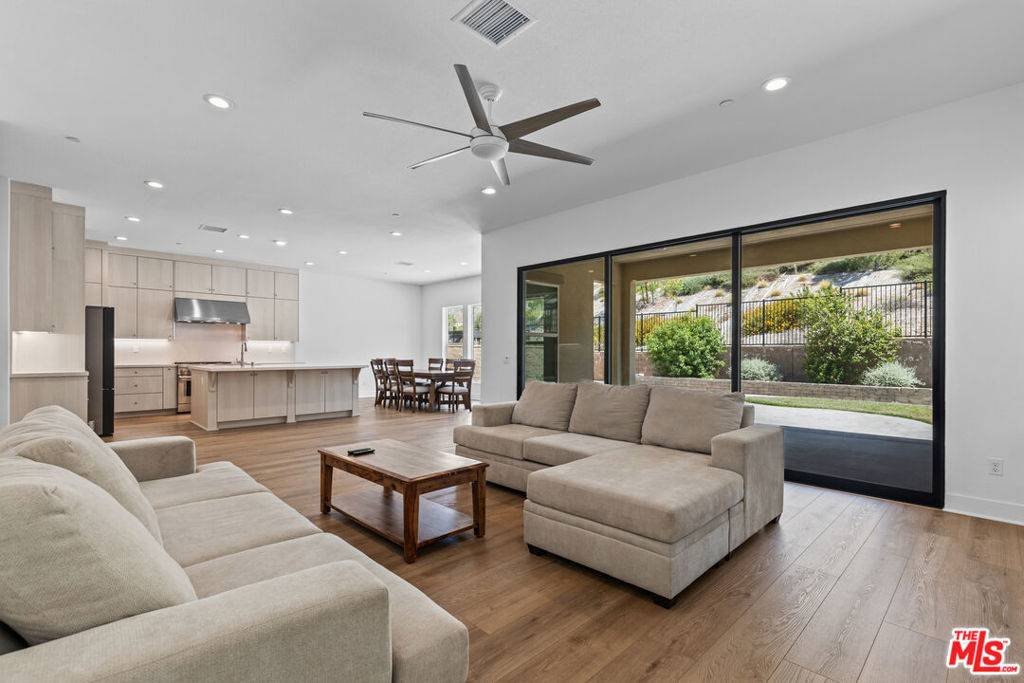 Porter Ranch, CA 91326,20723 W Deer Grass CT