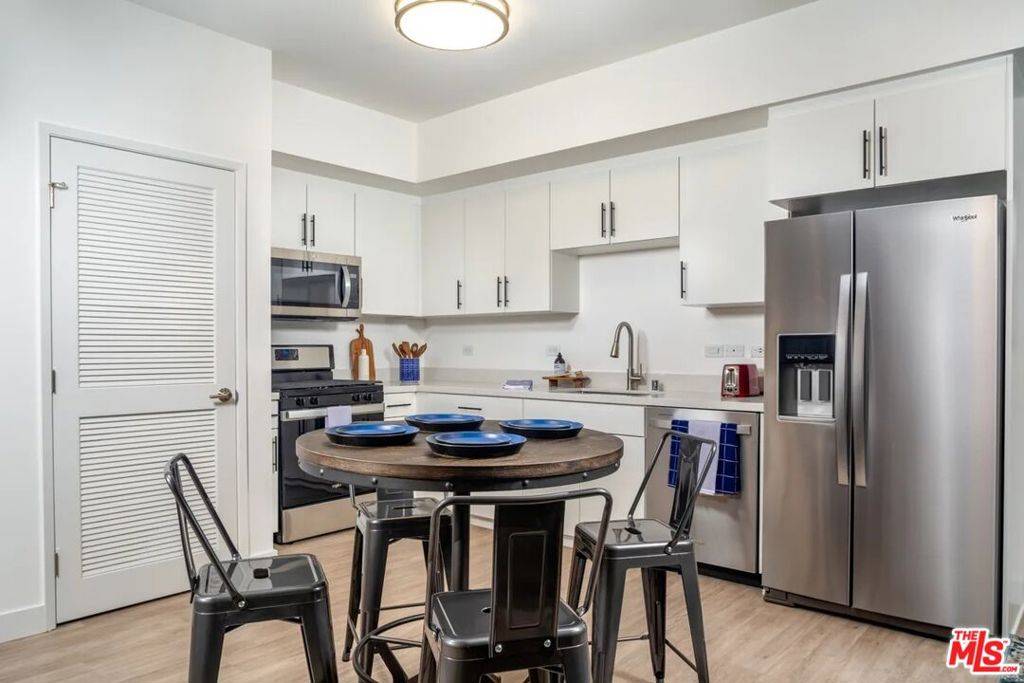 El Monte, CA 91731,10568 Promenade Gateway #230