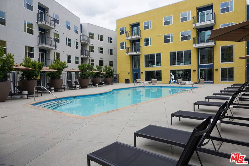 El Monte, CA 91731,10568 Promenade Gateway #537