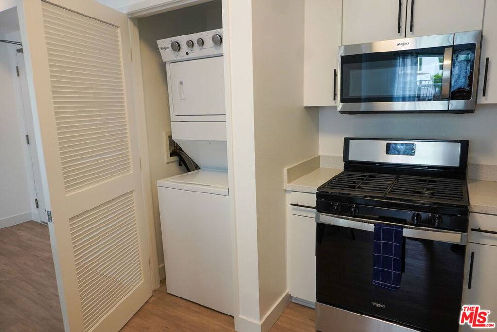 El Monte, CA 91731,10568 Promenade Gateway #541