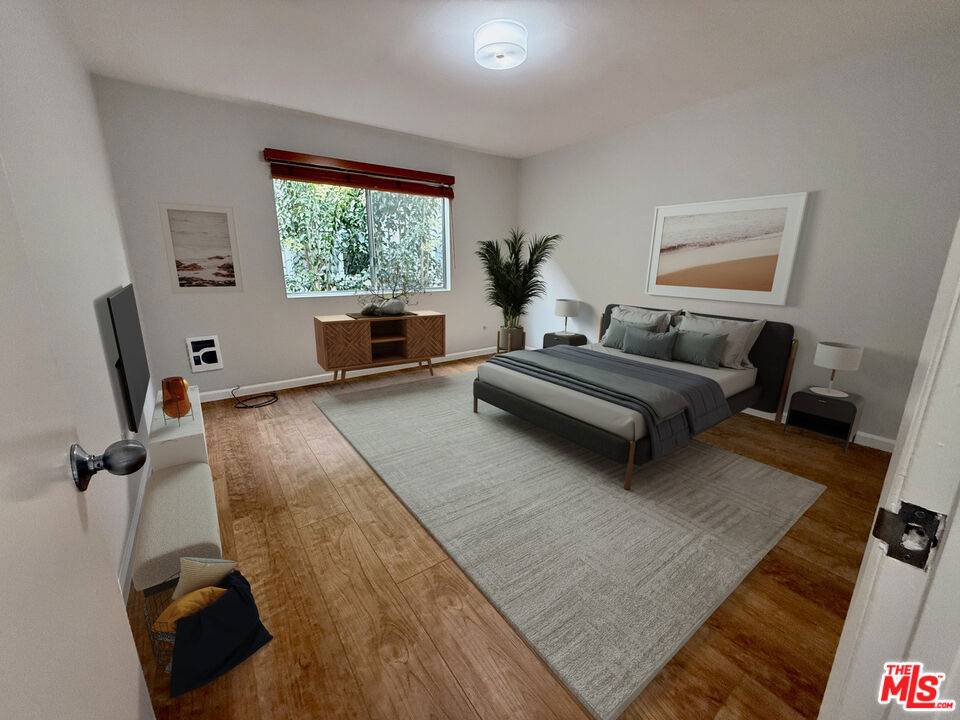 Inglewood, CA 90302,882 Victor AVE #13