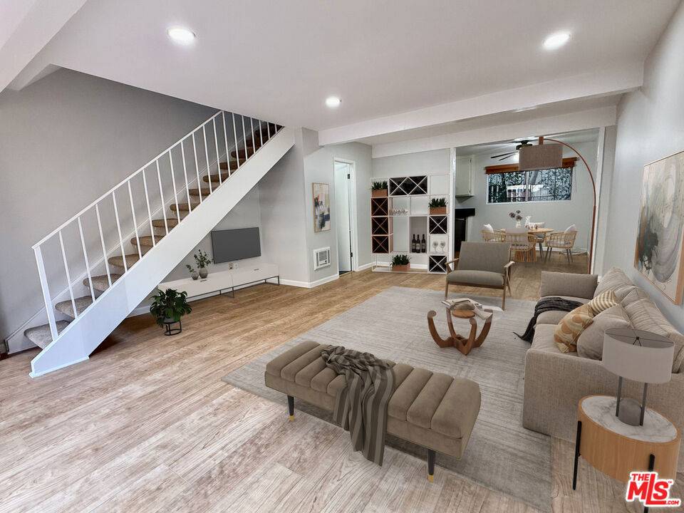 Inglewood, CA 90302,882 Victor AVE #13
