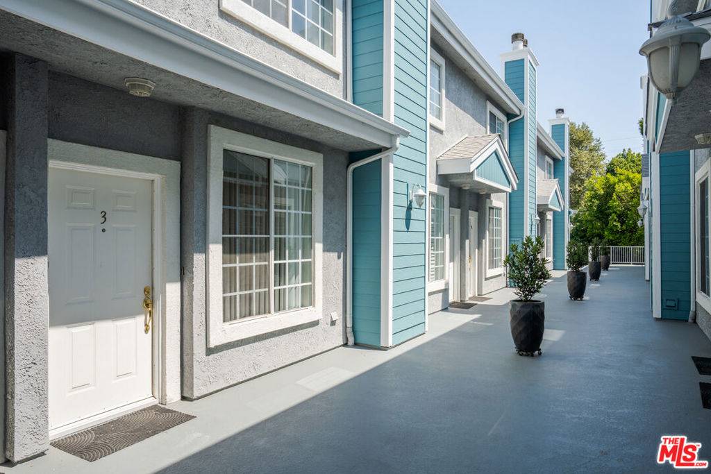 Studio City, CA 91604,13030 Moorpark ST #3