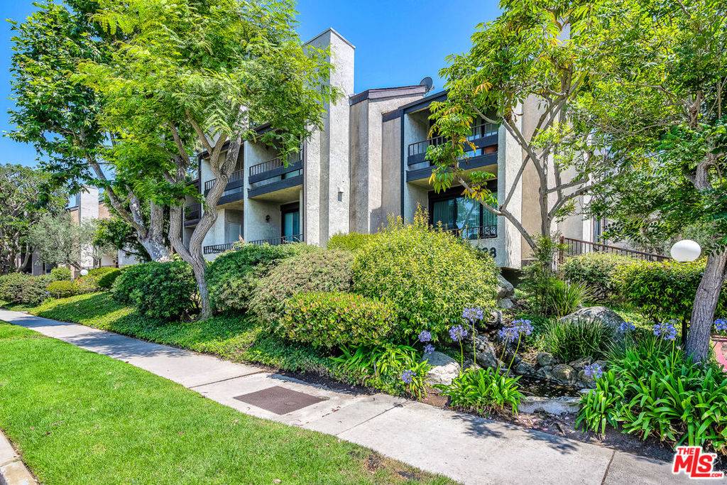 Playa Del Rey, CA 90293,8675 Falmouth AVE #215