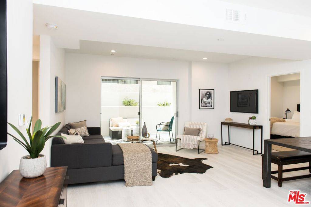 Los Angeles, CA 90049,625 S BARRINGTON AVE #108