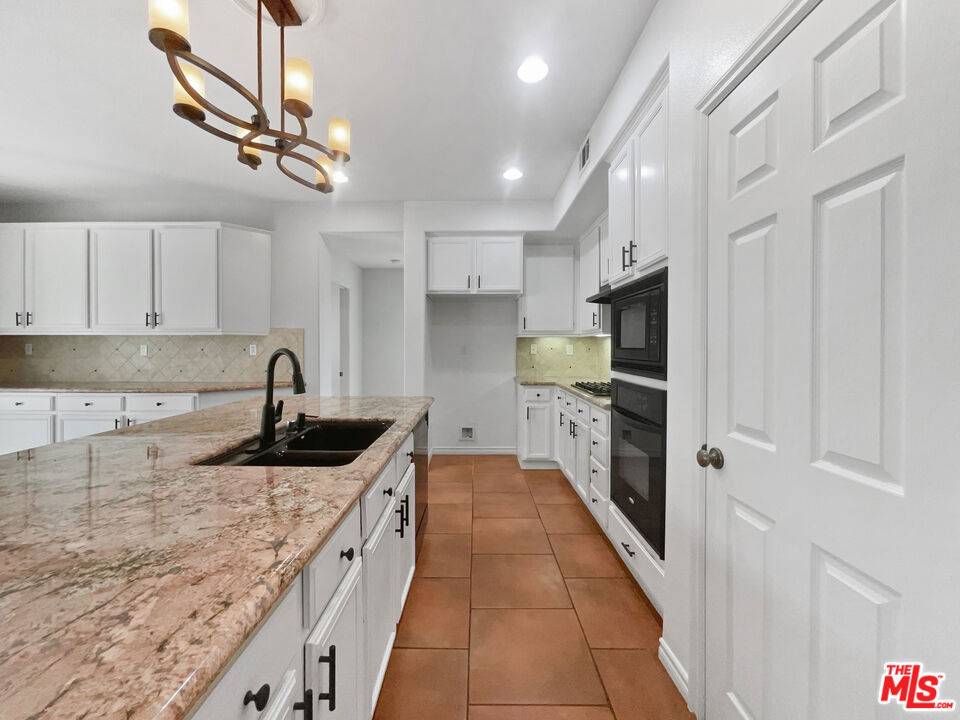 Palmdale, CA 93551,2914 Similax CT