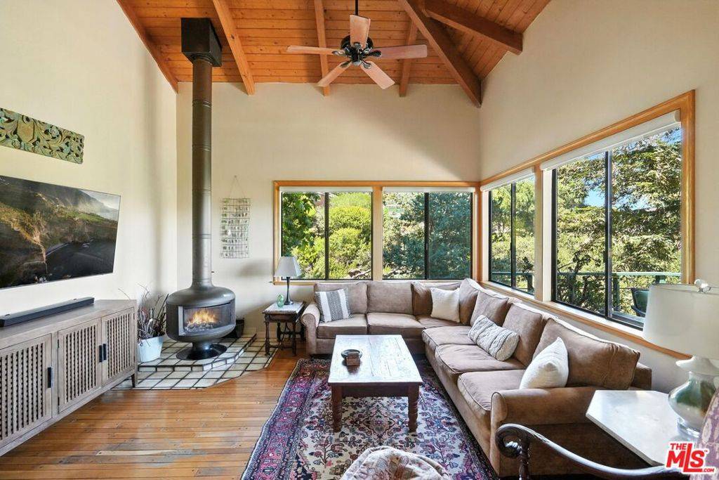 Topanga, CA 90290,730 Basin DR