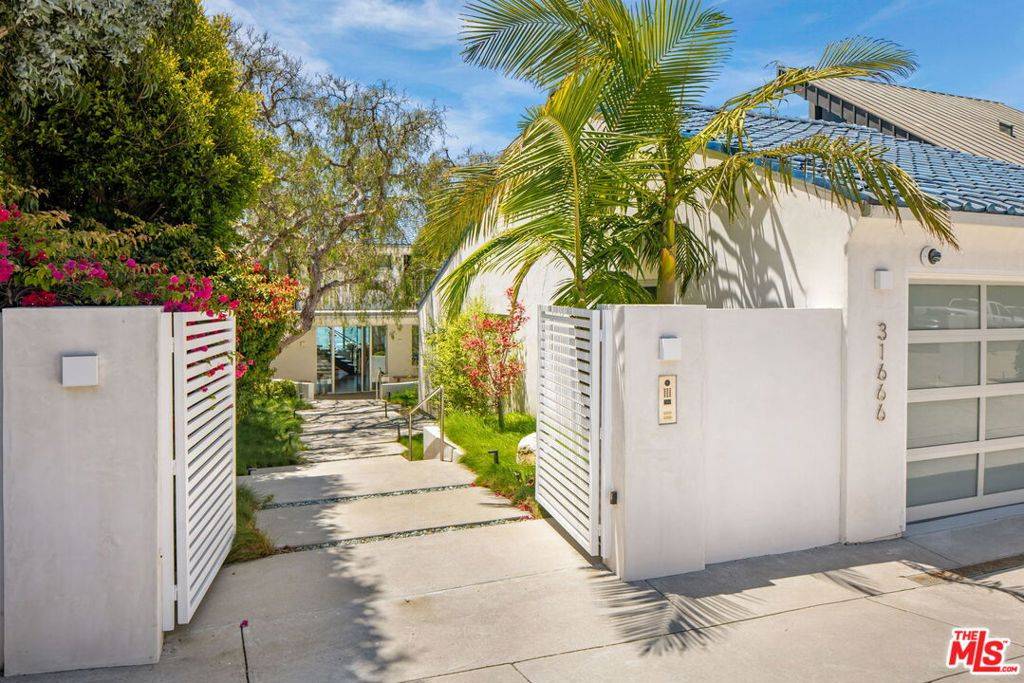 Malibu, CA 90265,31666 Broad Beach RD