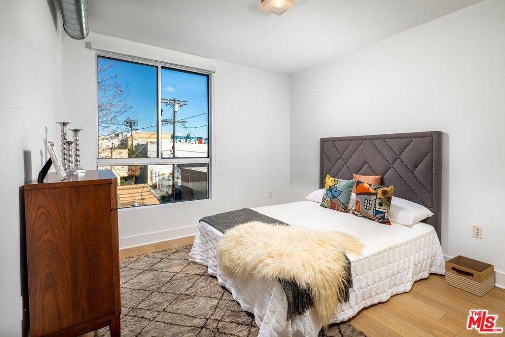 Los Angeles, CA 90038,710 N El Centro AVE #125