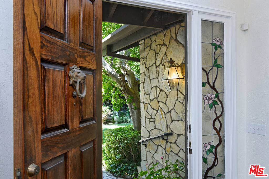 Encino, CA 91436,4953 Hayvenhurst AVE