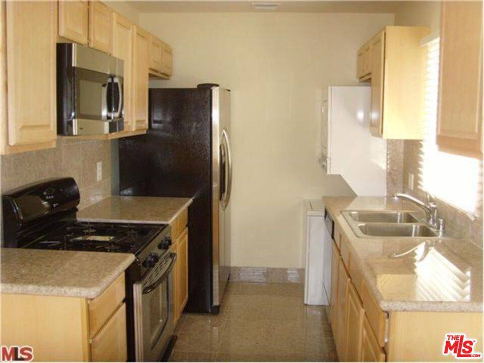 Playa Del Rey, CA 90293,8308 Pershing DR