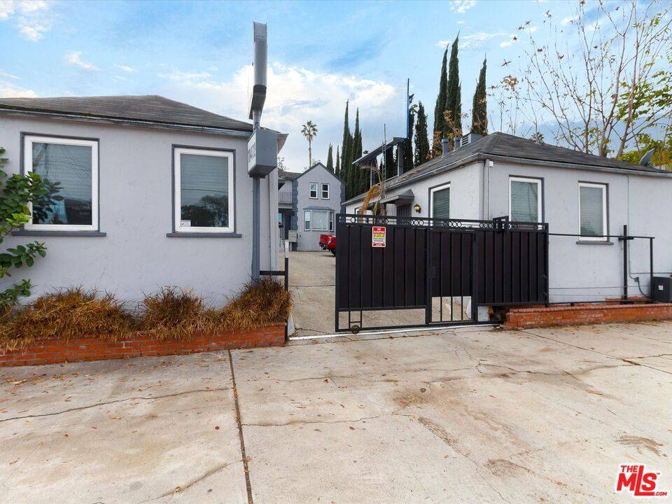 Studio City, CA 91604,11472 VENTURA #3