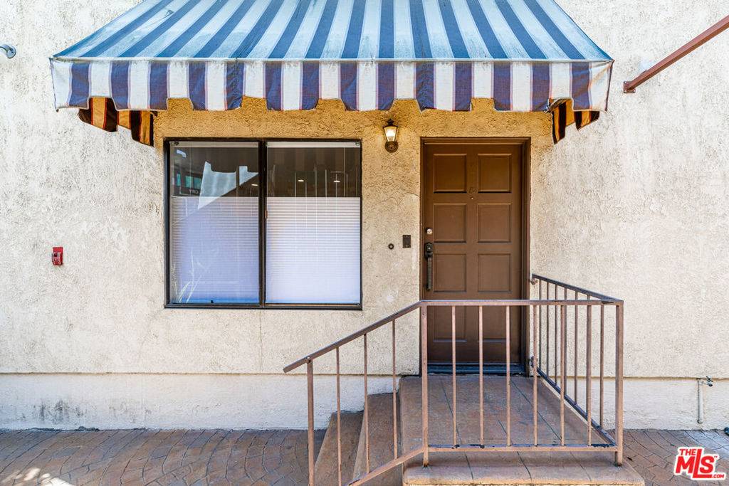 North Hollywood, CA 91602,10817 Whipple ST #15