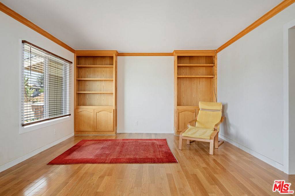 Ventura, CA 93001,2942 Apache AVE