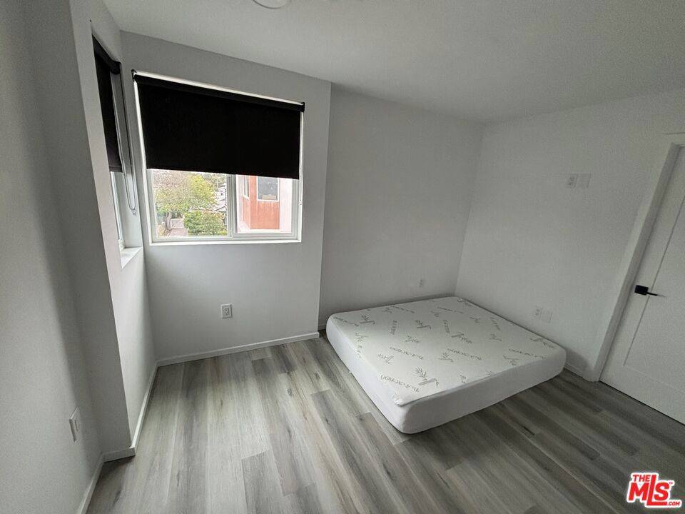 Los Angeles, CA 90029,1224 1/2 N Alexandria AVE