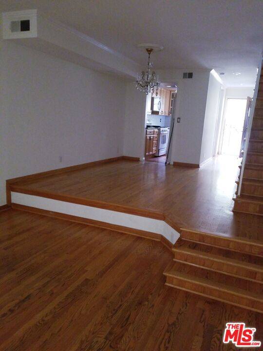 North Hollywood, CA 91601,10921 Morrison ST #3