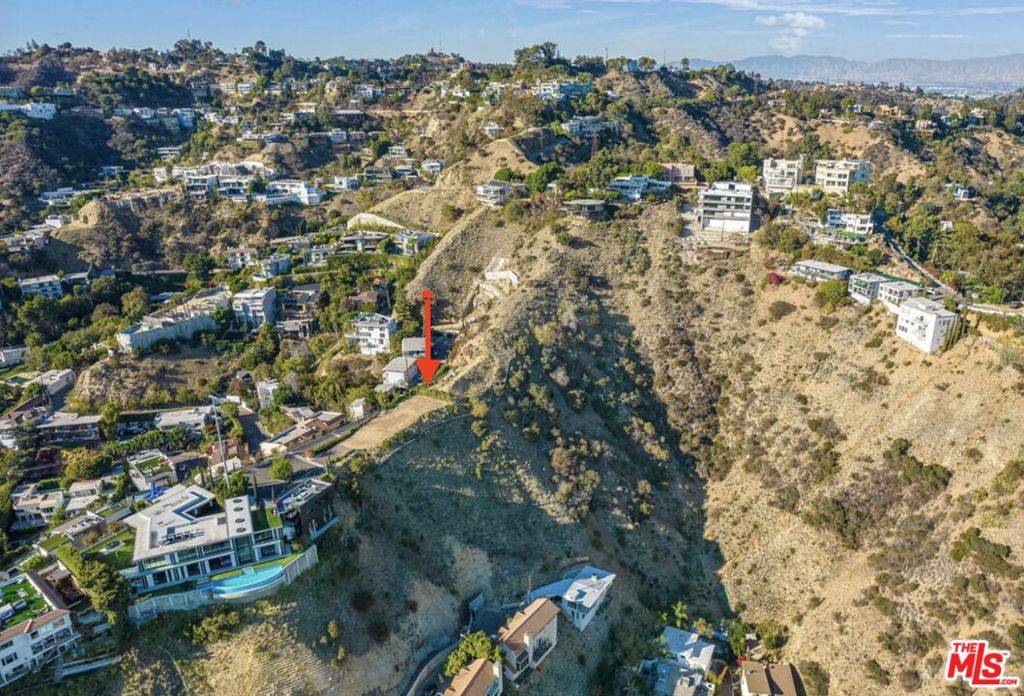 Los Angeles, CA 90069,3 Bode DR