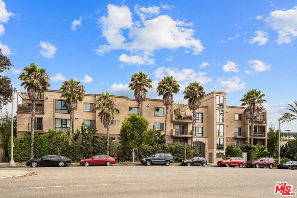 Playa Del Rey, CA 90293,8238 W Manchester AVE #204