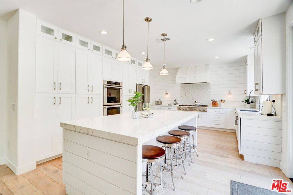 Newbury Park, CA 91320,5081 Via Camino