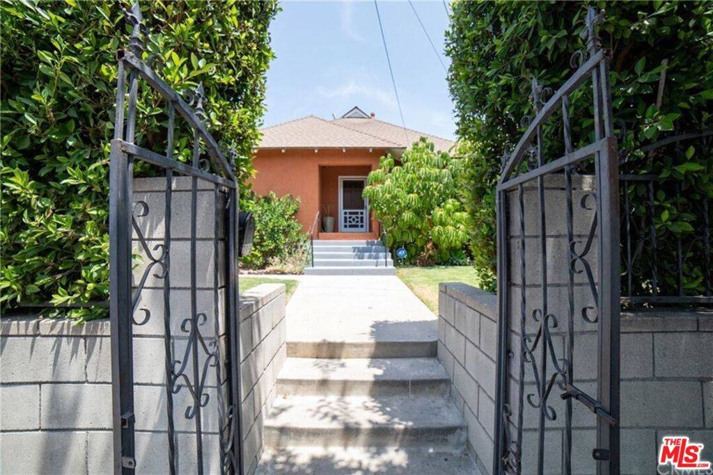 Los Angeles, CA 90031,2118 Thomas ST