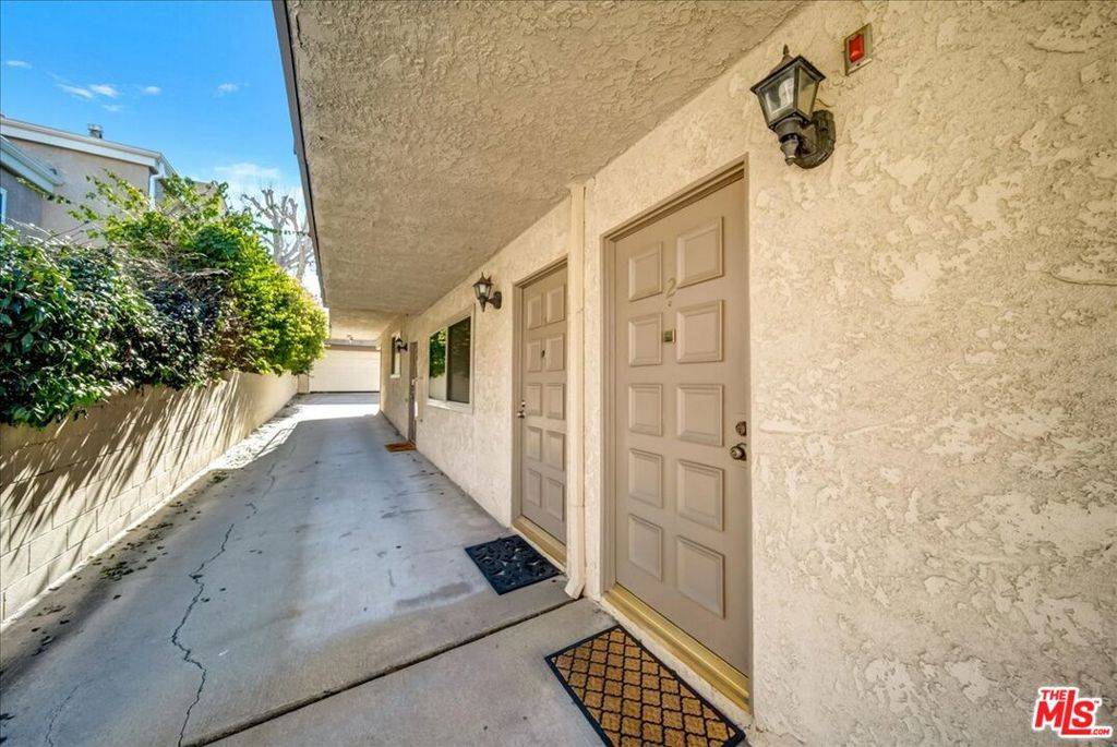 Redondo Beach, CA 90278,1916 Bataan RD #2