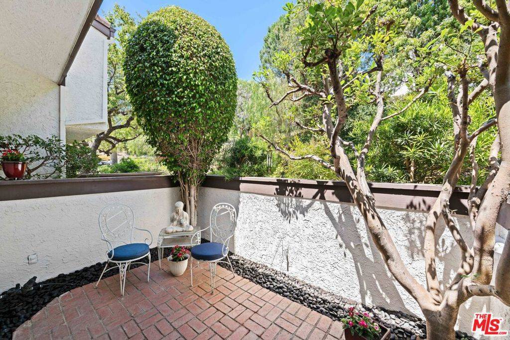 Pacific Palisades, CA 90272,1622 Palisades DR