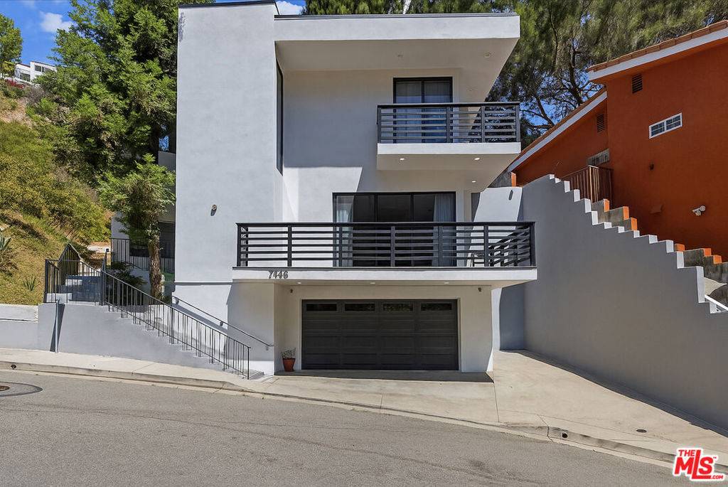 Los Angeles, CA 90068,2646 Rinconia DR