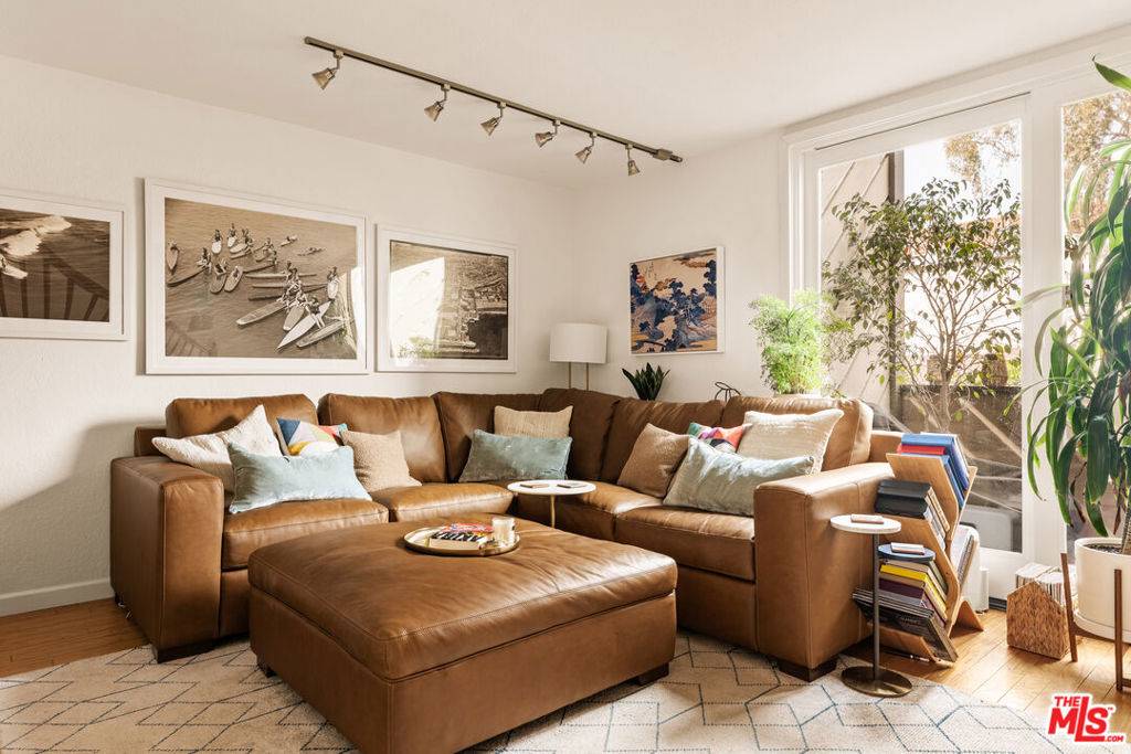 Santa Monica, CA 90403,621 California AVE #3
