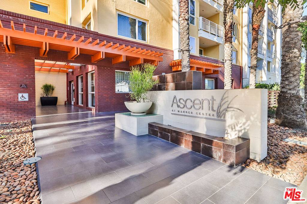 Woodland Hills, CA 91367,21301 ERWIN ST #227