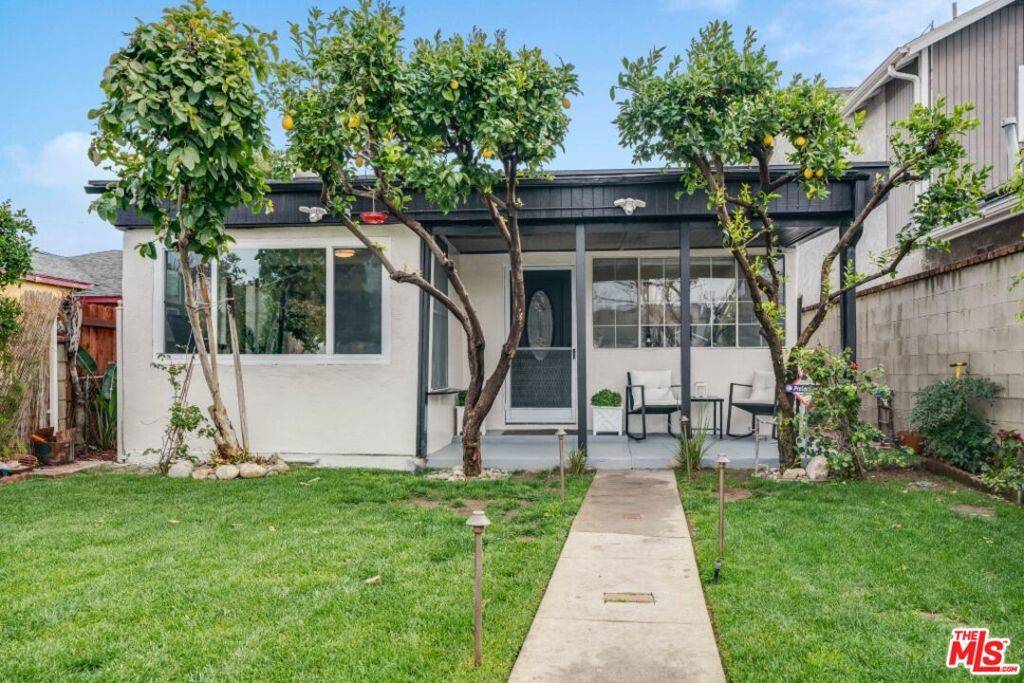 Sherman Oaks, CA 91401,5514 Woodman AVE