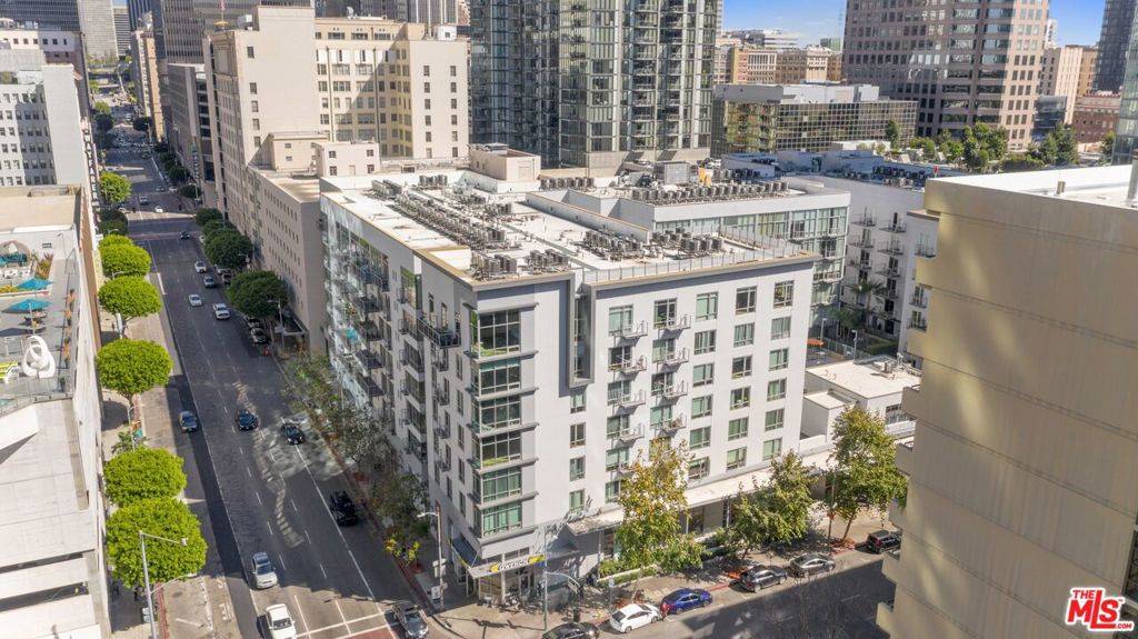 Los Angeles, CA 90015,645 W 9th ST #706