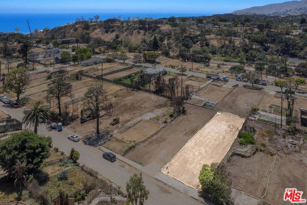 Pacific Palisades, CA 90272,743 Haverford AVE