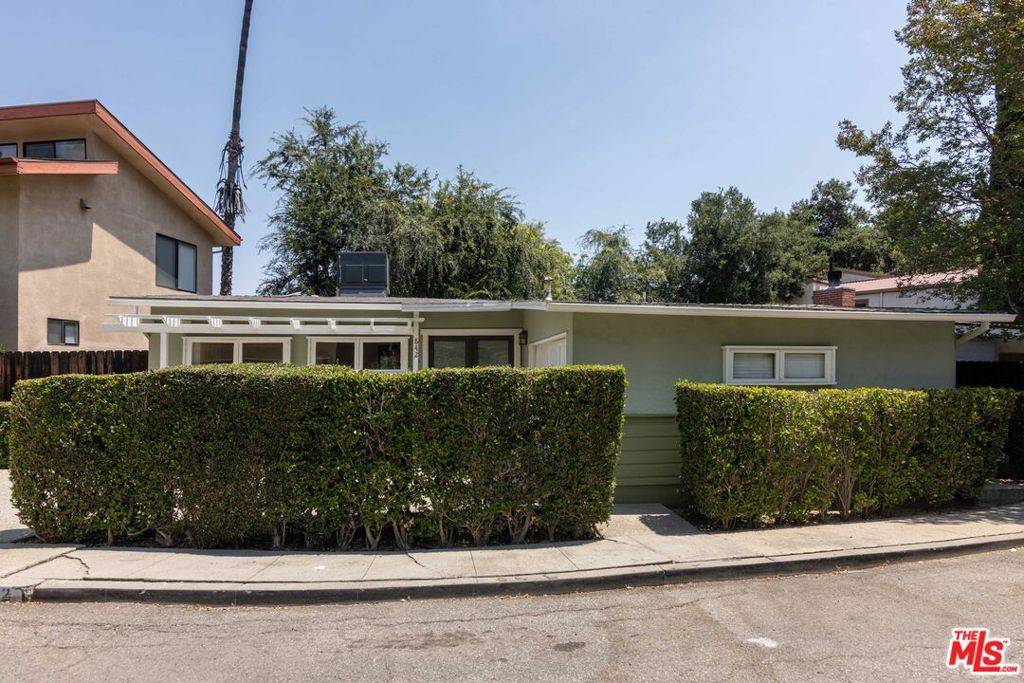 South Pasadena, CA 91030,842 Oneonta DR