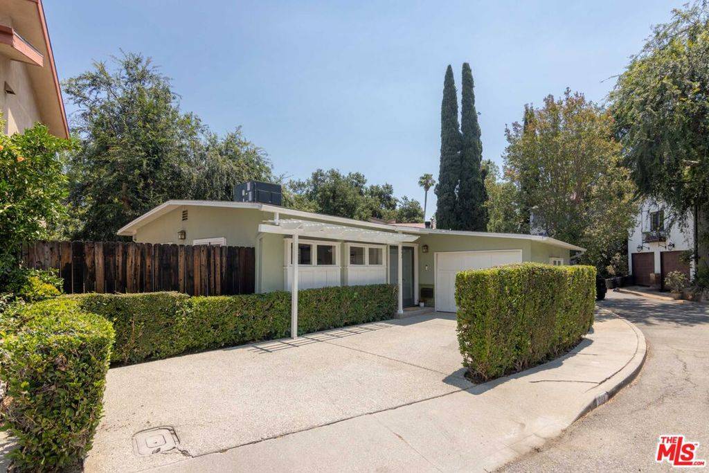 South Pasadena, CA 91030,842 Oneonta DR
