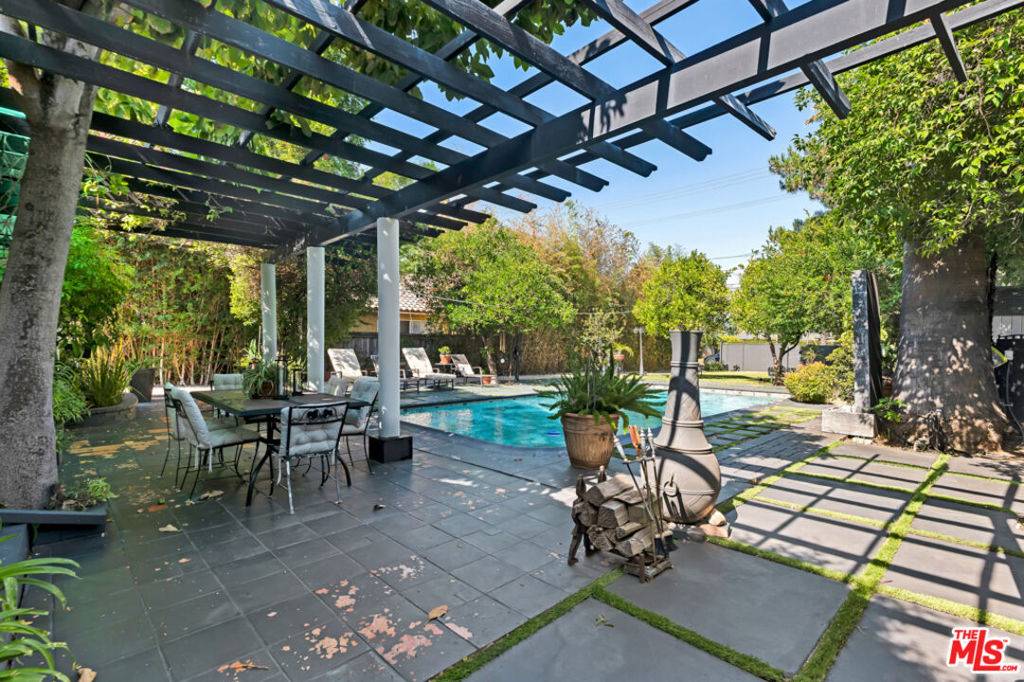 Tarzana, CA 91356,5341 Mecca AVE