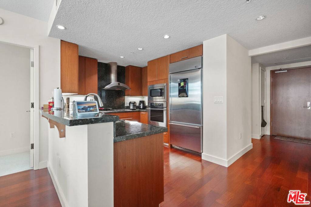 Irvine, CA 92612,3141 Michelson DR #1506