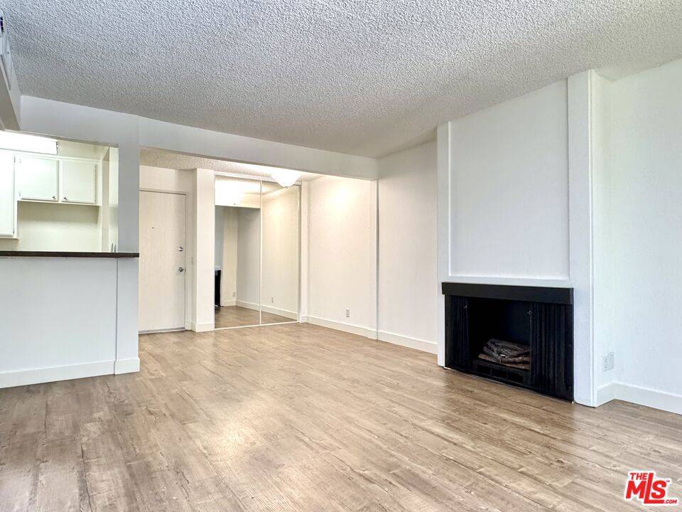 Van Nuys, CA 91406,15425 Sherman WAY #205