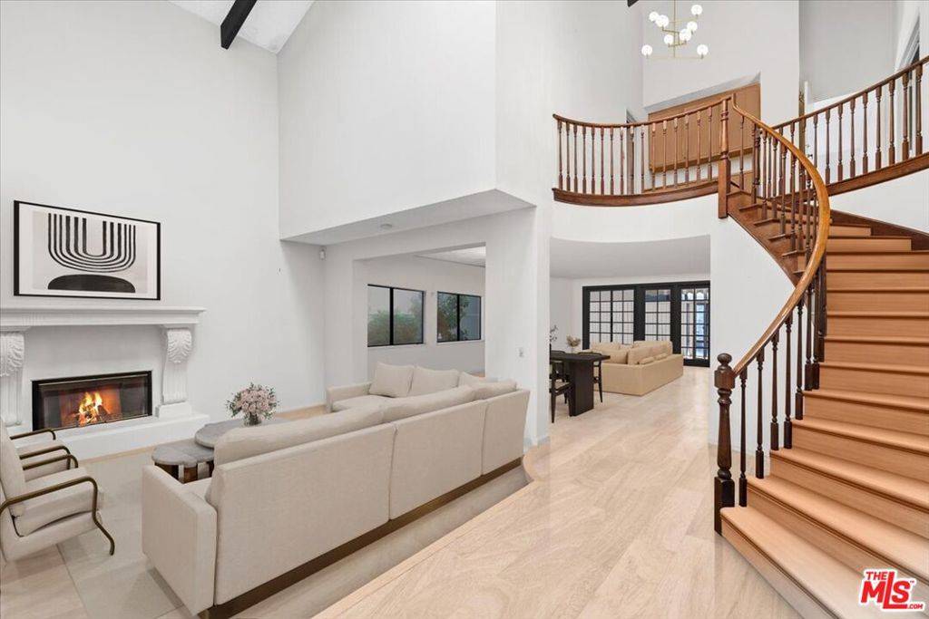 Encino, CA 91436,4560 Densmore AVE