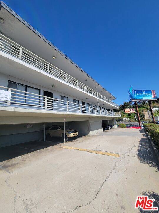 Los Angeles, CA 90056,4641 S Slauson