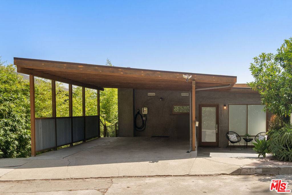 Los Angeles, CA 90039,2340 Kenilworth AVE