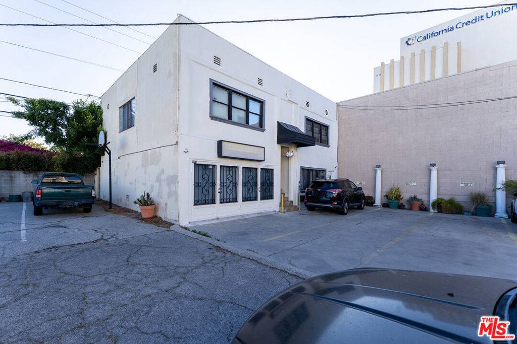 Los Angeles, CA 90064,2245 Westwood BLVD