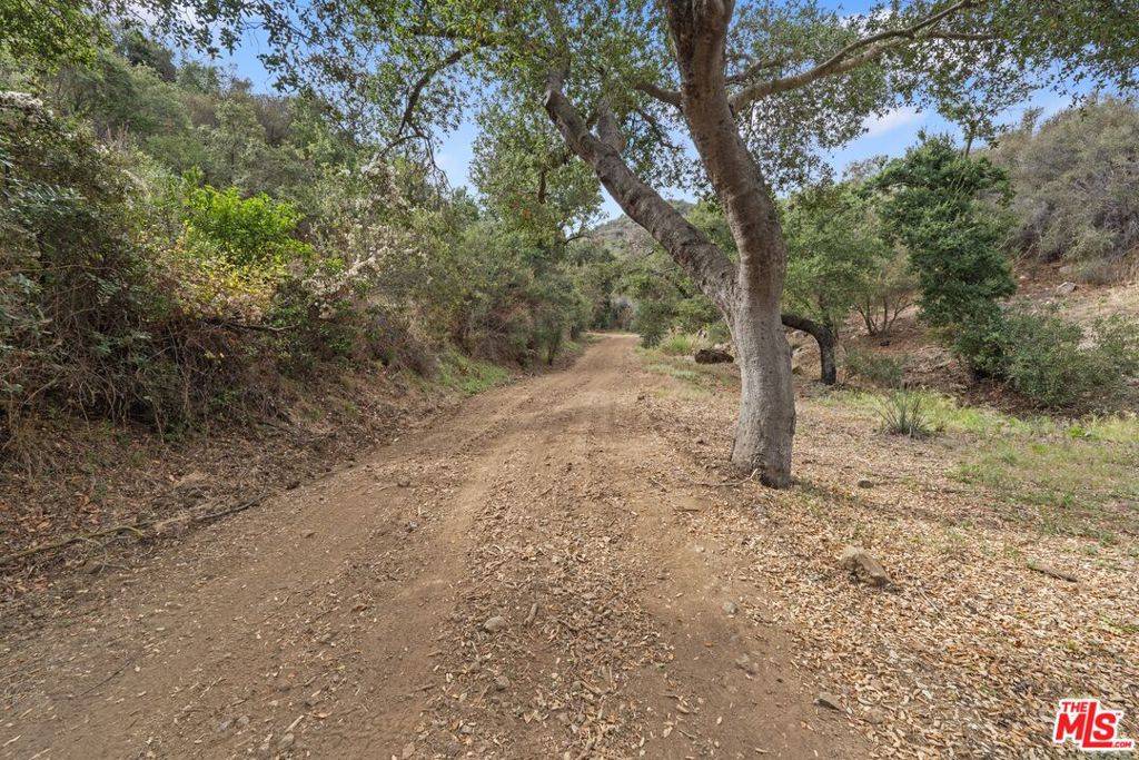 Thousand Oaks, CA 91360,622 E Carlisle RD