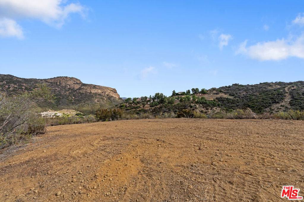 Thousand Oaks, CA 91360,622 E Carlisle RD