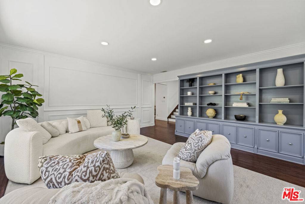 Sherman Oaks, CA 91403,3527 Alana DR